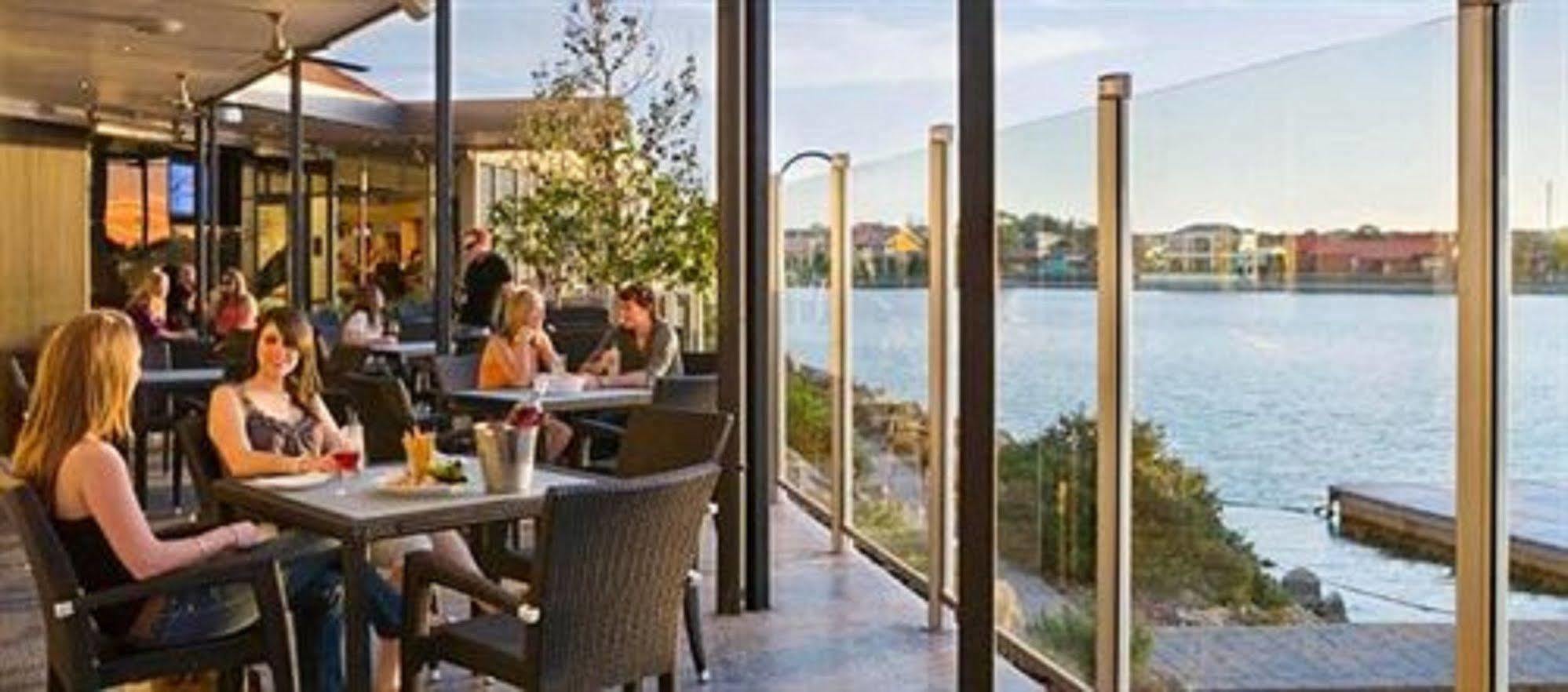 Lakes Hotel Аделаїда Екстер'єр фото